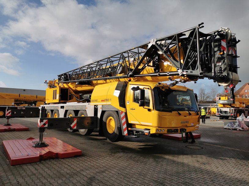 New Grove GMK5180-1 crane deployed for modernization works at Polish oil refinery